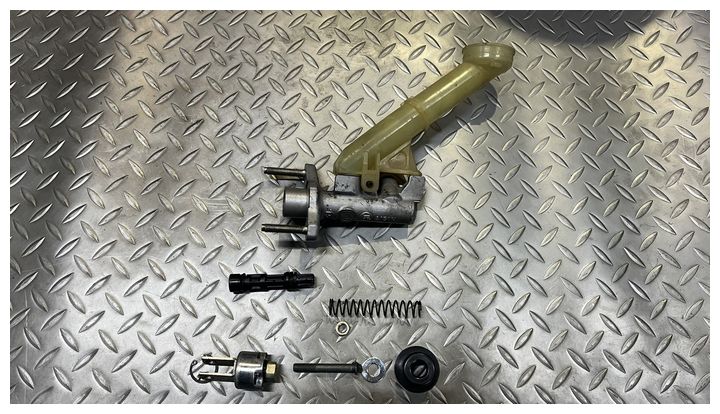 R8-3-25-Y-ALTEZZA-3.jpg R8-3-25-Y-ALTEZZA-3.jpg