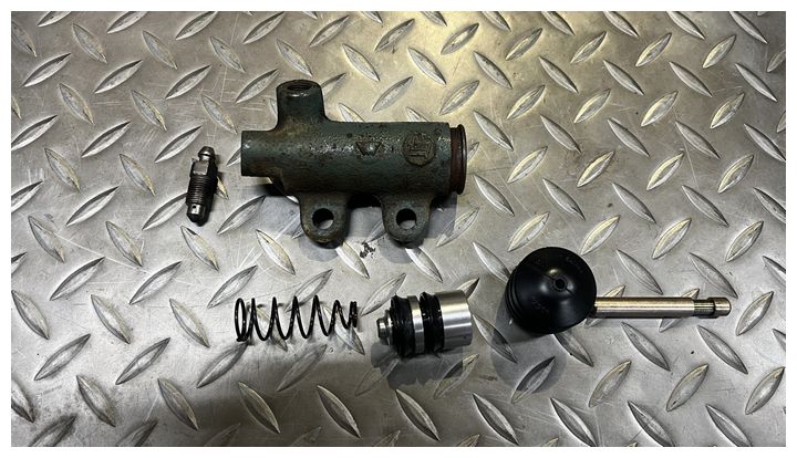 R8-3-25-Y-ALTEZZA-4.jpg R8-3-25-Y-ALTEZZA-4.jpg